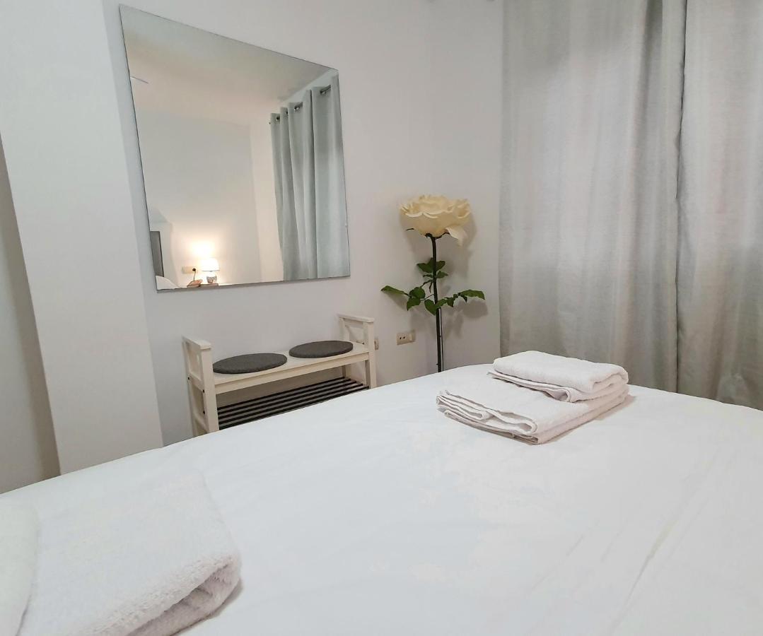 Apartamento Kalea San Luis de Sabinillas Ngoại thất bức ảnh